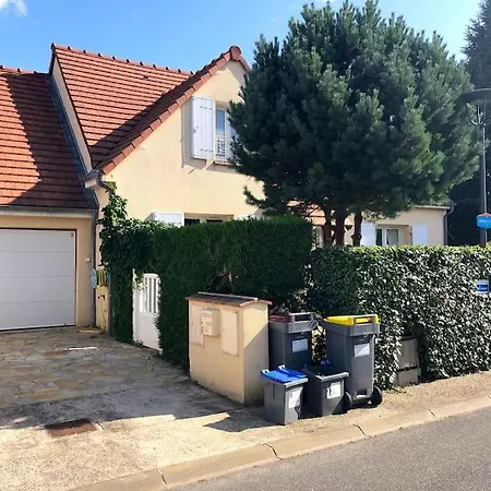 Holiday home Grande Maison Proche De Paris Champcueil